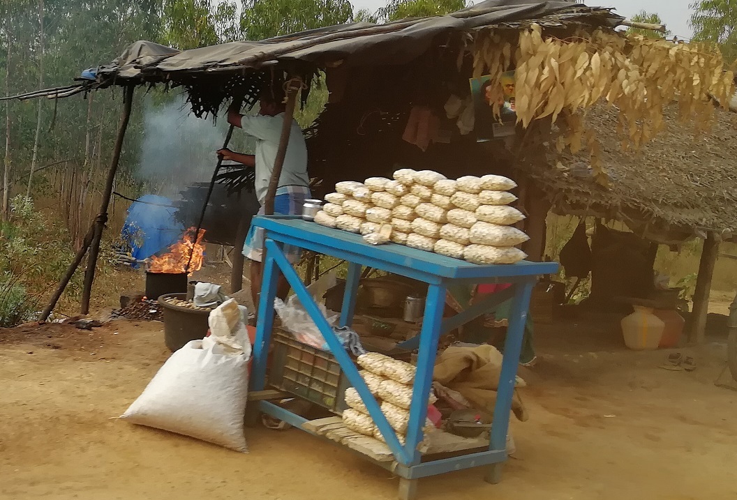 ローストしたてのカシューナッツは香ばしさがたまらない